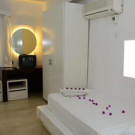Üç Kişilik Oda